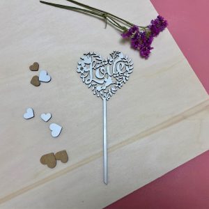 Cake topper Love en corazón de flores